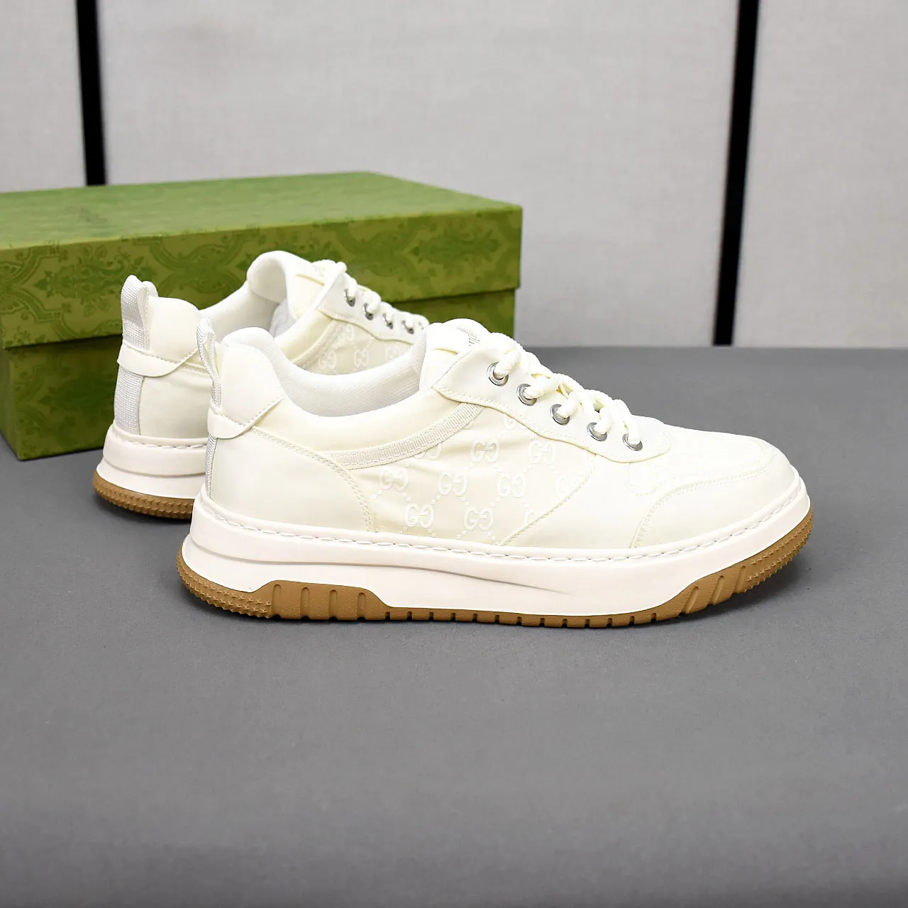 PP400👟👟👟Gucci【Gucci】Fashionable lace-up cloth shoes, uppers made of breathable fabric, rubber foam soles, men's size 39-44.